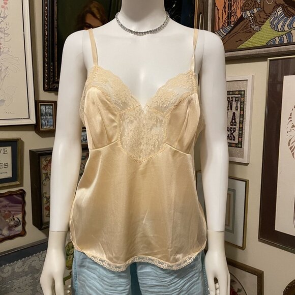80s Vintage Montgomery Ward Vintage Peach Nylon Camisole With Lace Trim Size 36 - Picture 1 of 5